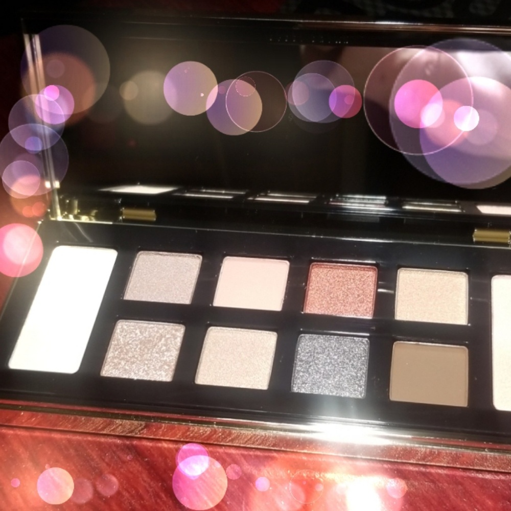 Bobby  Brown Eyeshadow Pallete - Picture 3 of 5